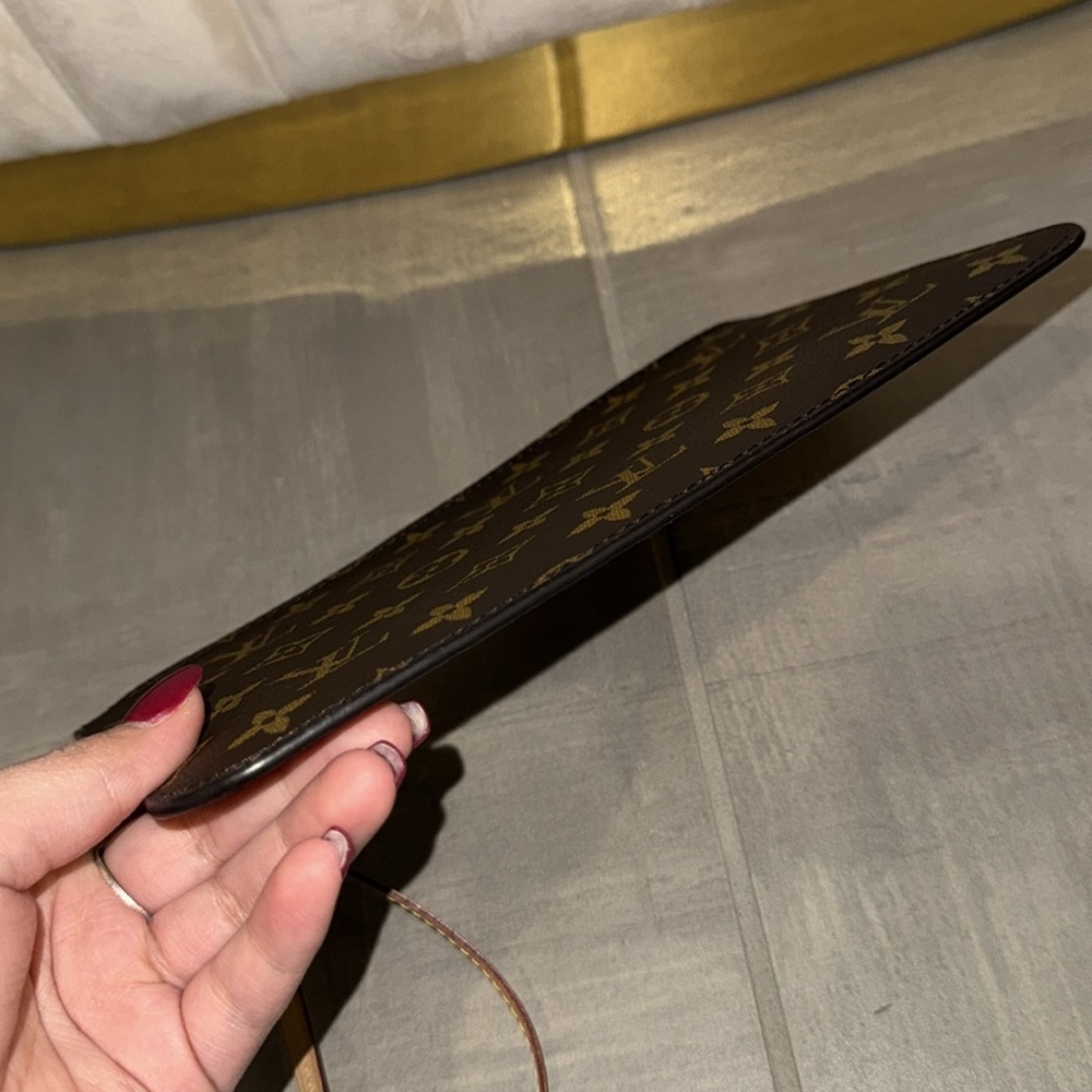 Pristine Louis Vuitton Monogram Neverfull Pochette! - Picture 3 of 5